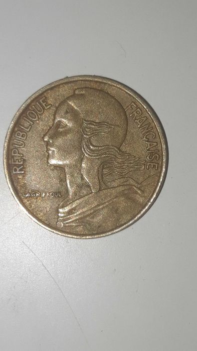Vendo moeda 5 centimes 1973.