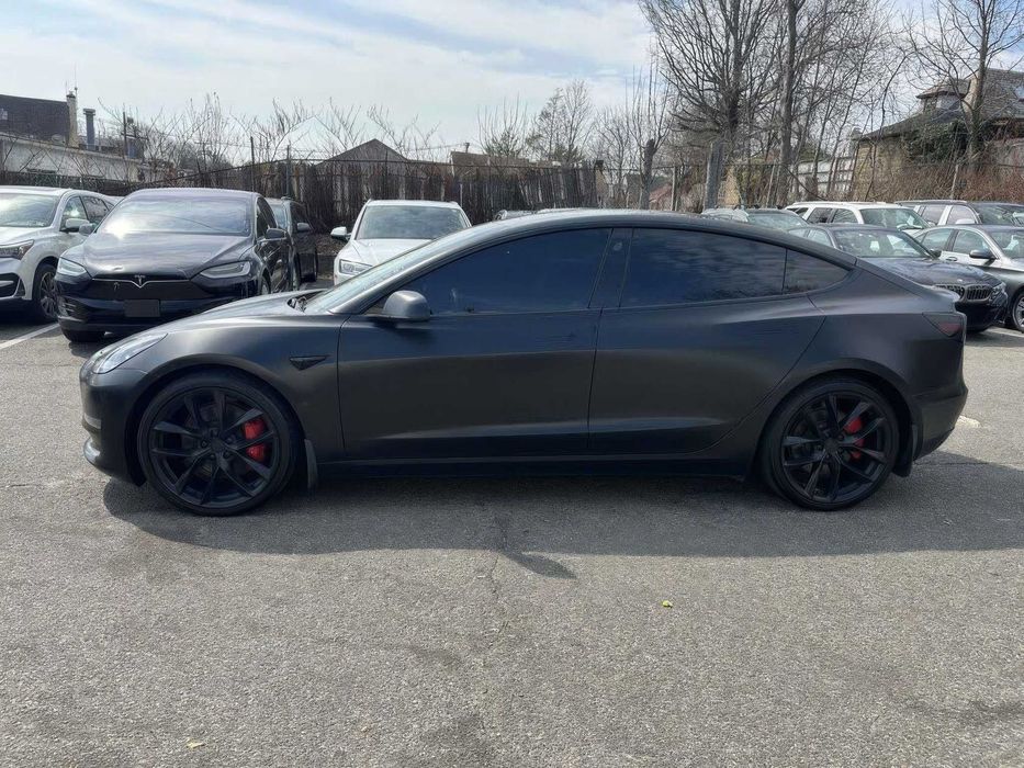 Tesla Model 3 Long Range      2023