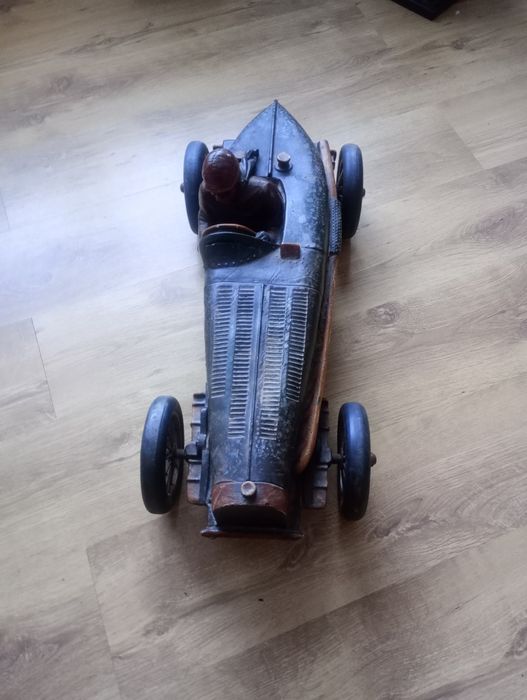 Auto drewno zabytek