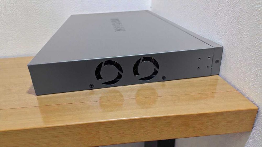 Комутатор Netgear GS724TP 24x Gigabit PoE Managed Switch SFP керований мережевий свіч LAN відеореєстратор
