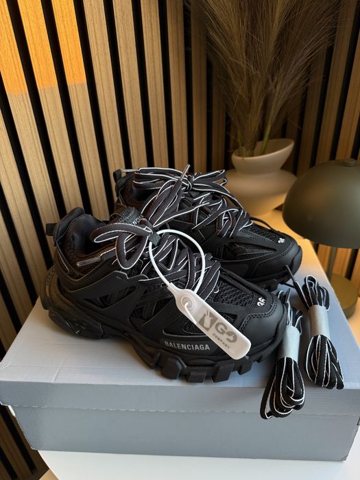 36-45 Balenciaga Track Black