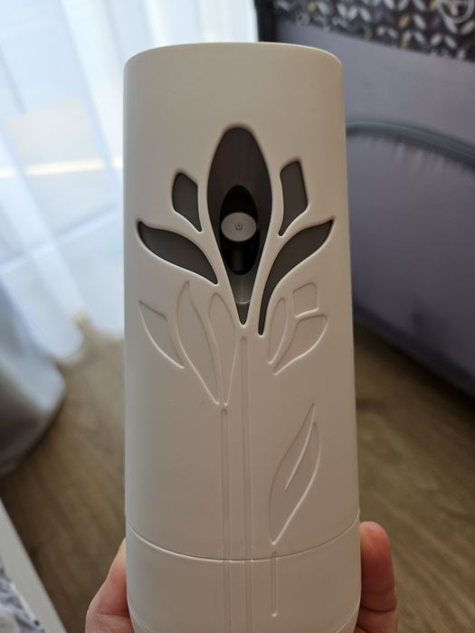 Automatyczny odświeżacz AirWick w sprayu