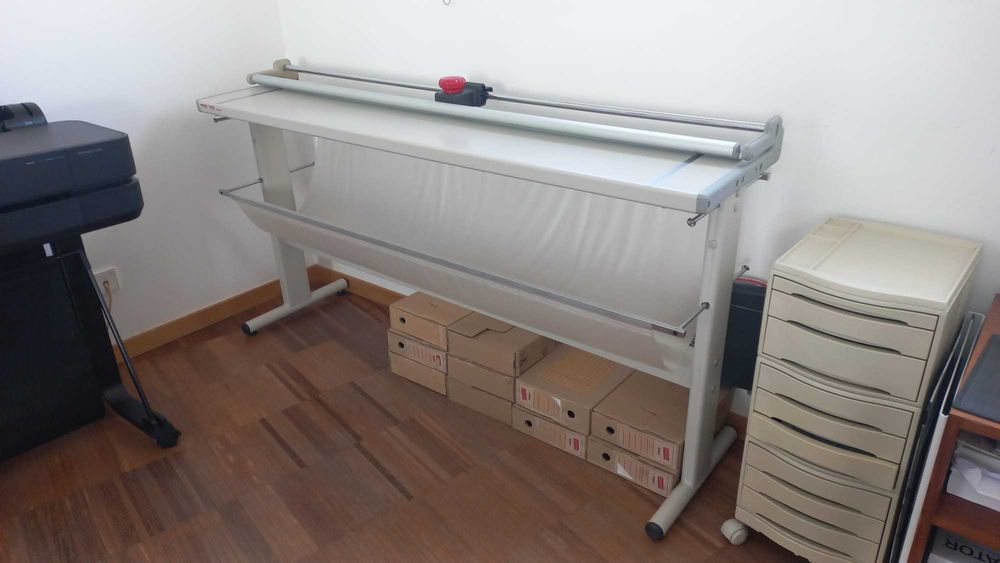 Guilhotina manual NEOLT TRIM 150 - Como nova!