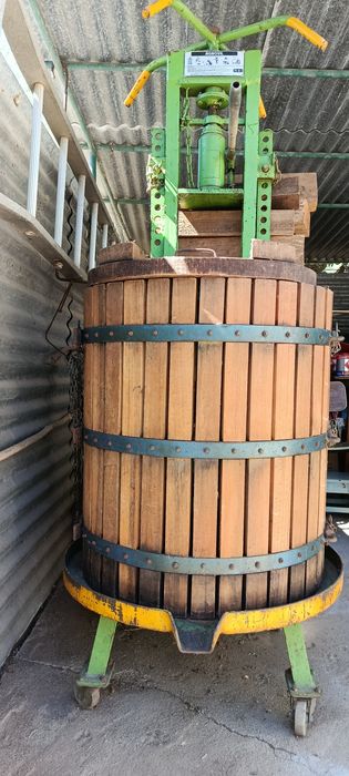 Prensa de vinho hidráulica