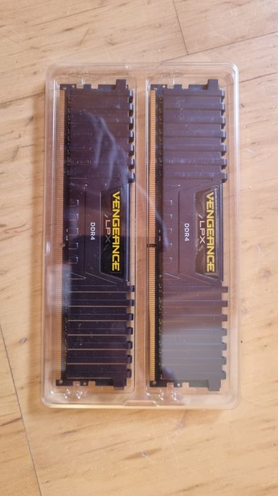 AMD ryzen 5 3600 + Asus B450 gaming plus + 2x8 GB RAM + Fortis 3