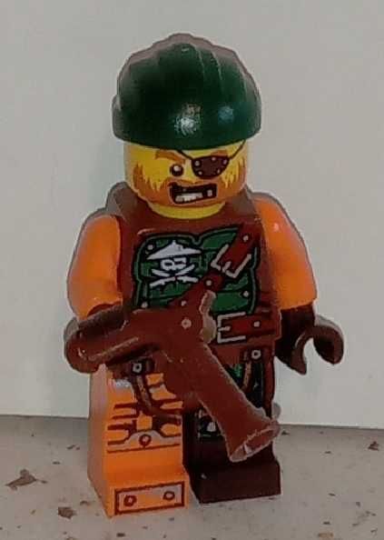 15 - LEGO Minifigures