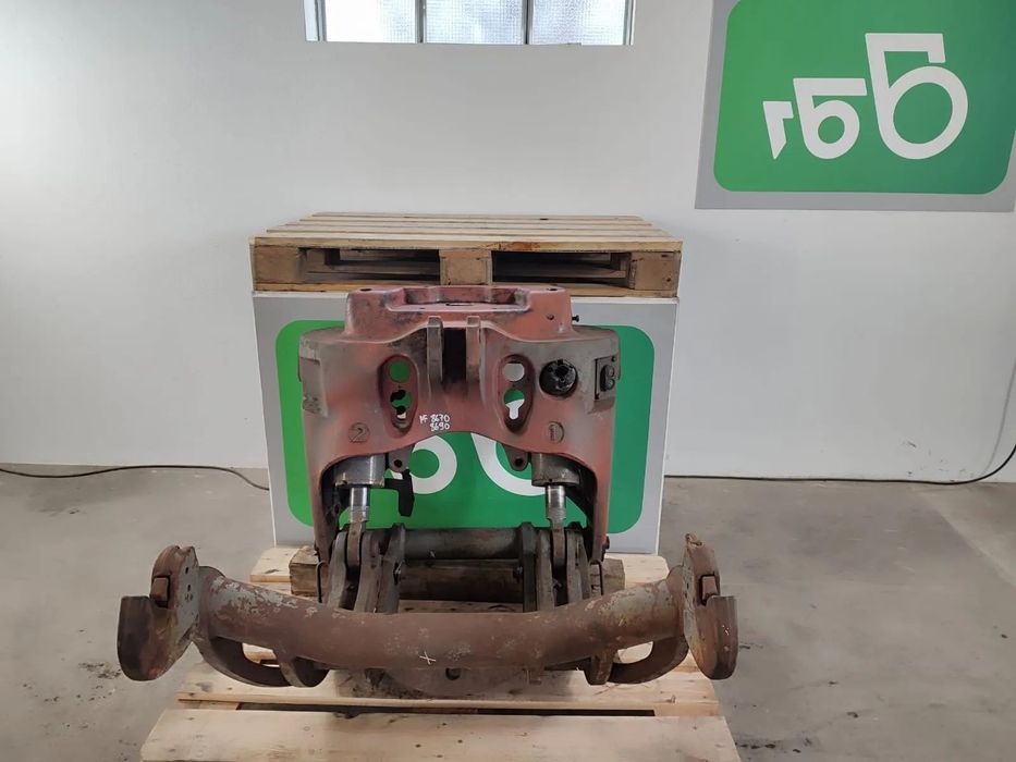 Przedni TUZ 4362146H01 MASSEY FERGUSON 8670