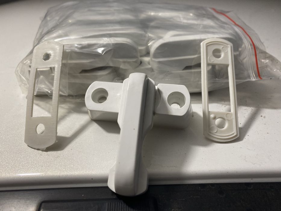 Протизламний замок вікна