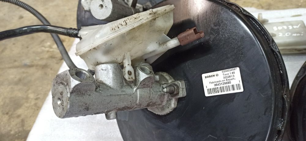 Тормозной цилиндр в сборе вакуумный усилитель тормозов Citroen Peugeot