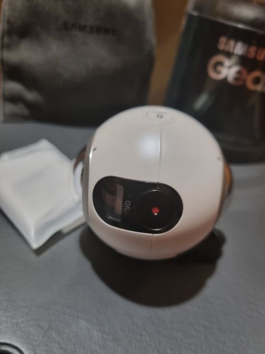Камера Samsung Gear 360