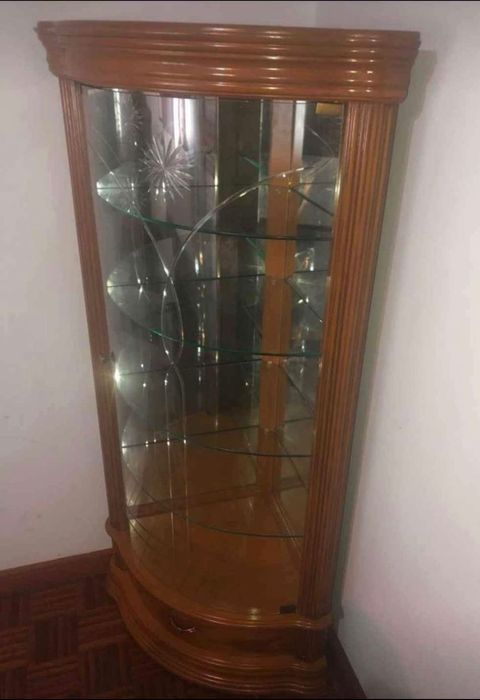 Vitrine em bom estado