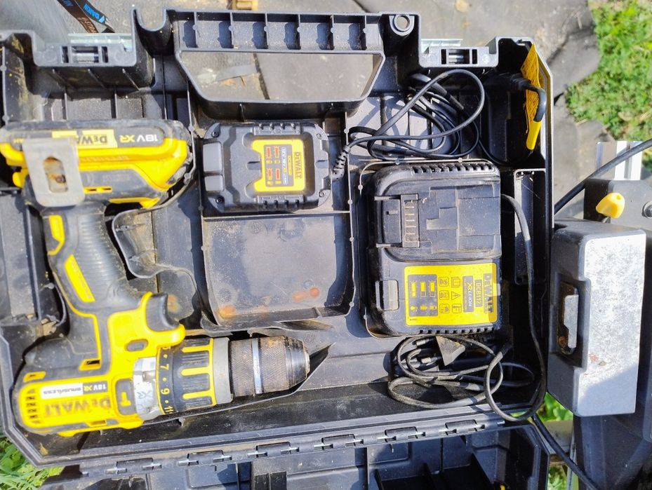 Wkrętarka DeWalt DCD796D2