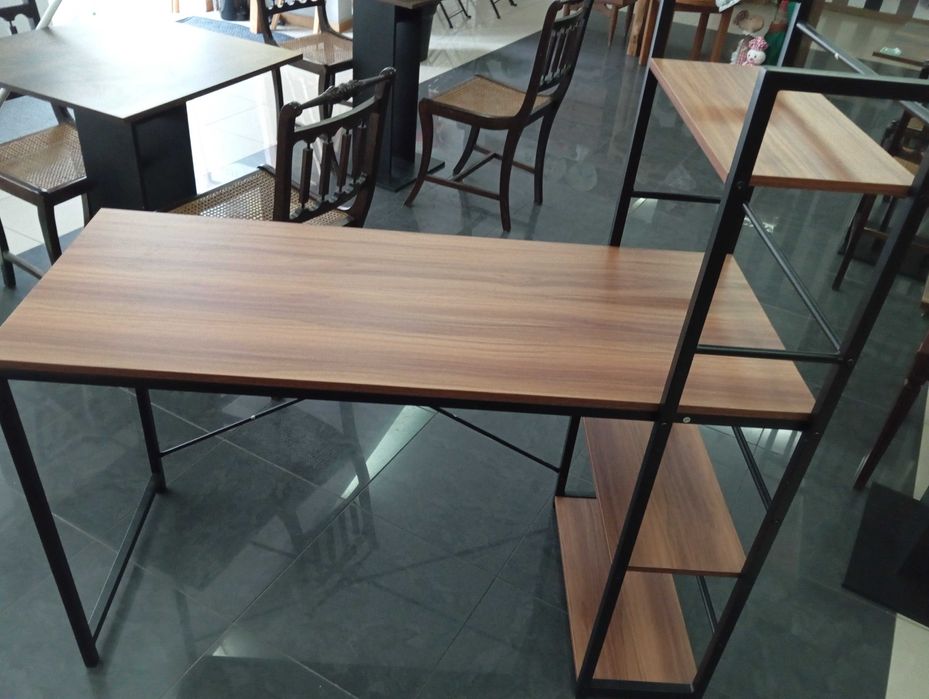 Mesa da marca Kasa