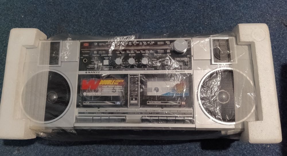 Sanyo магнітофон