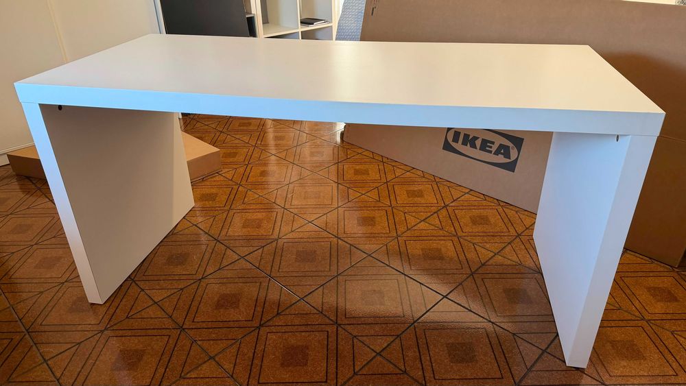 [VENDO] Secretária IKEA MALM Branca | Painel Extraível | Excelente Estado