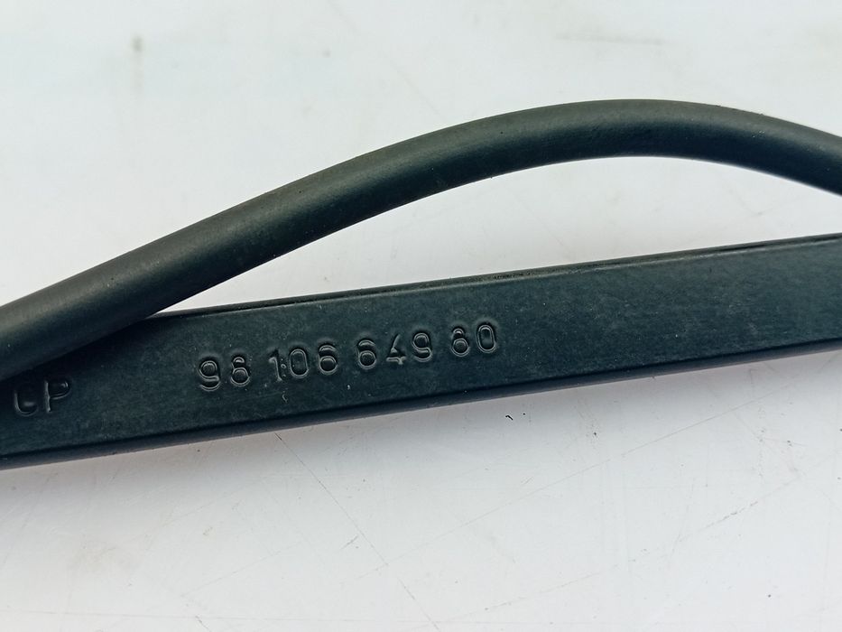 Haste / braço de escova limpa vidros frente direita PEUGEOT 5008 II (M