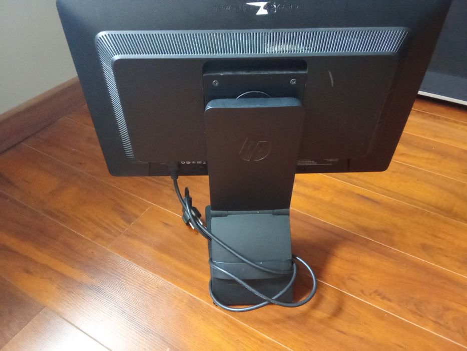 Ecrã HP 75 Hz com risco no meio