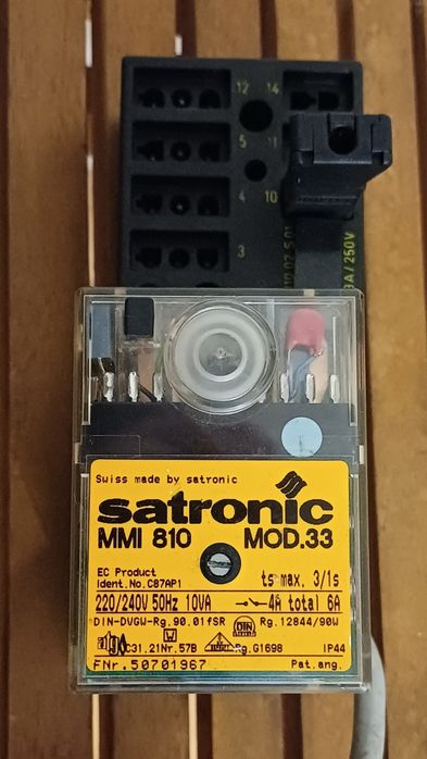 Satronic MMI 810 sterownik regulator automat palnik gazowy
