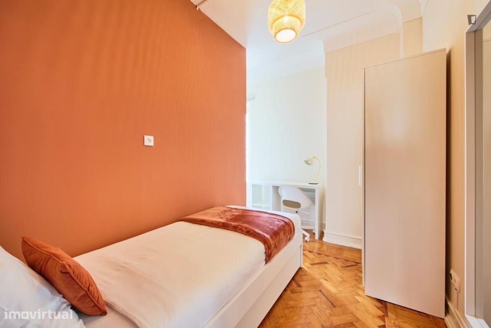 Quarto - localizado em Arroios Lisbon