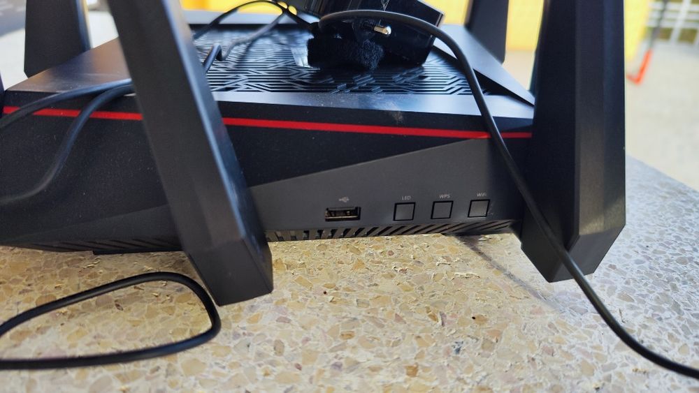 Asus RT-AC5300 impecável