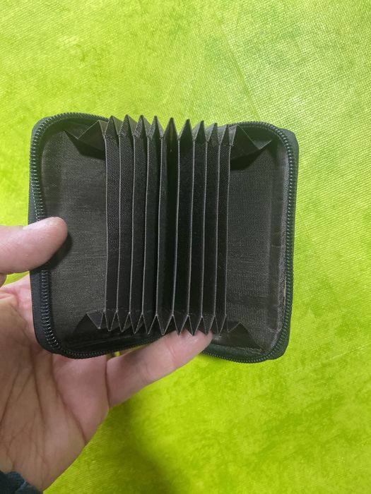 VENDO CARTEIRA DE PELE  PORTA CARTOES DA PUMA