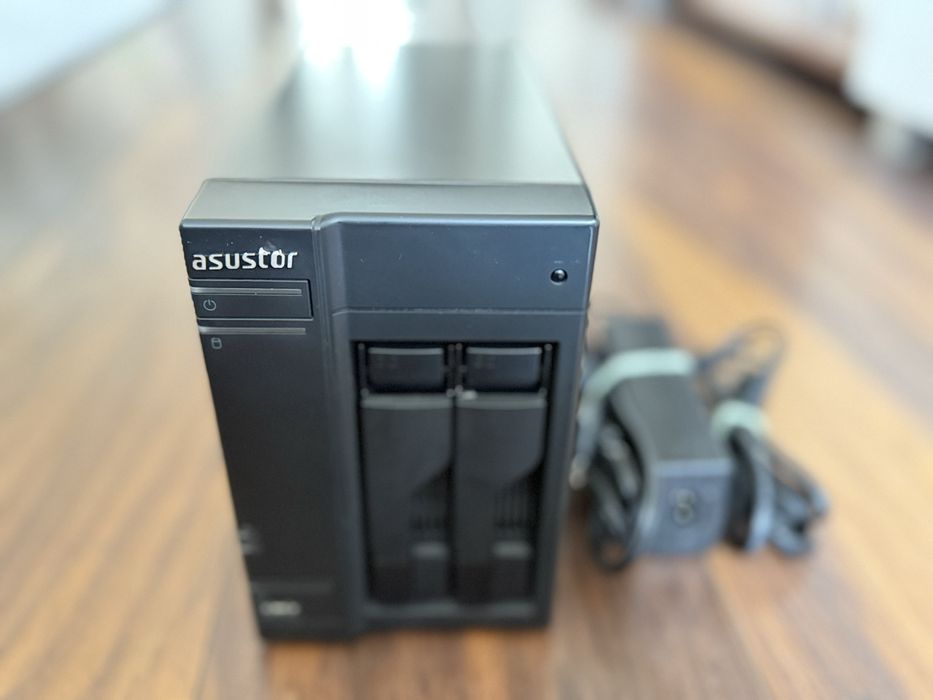 Serwer  Nas Asustor AS6102T