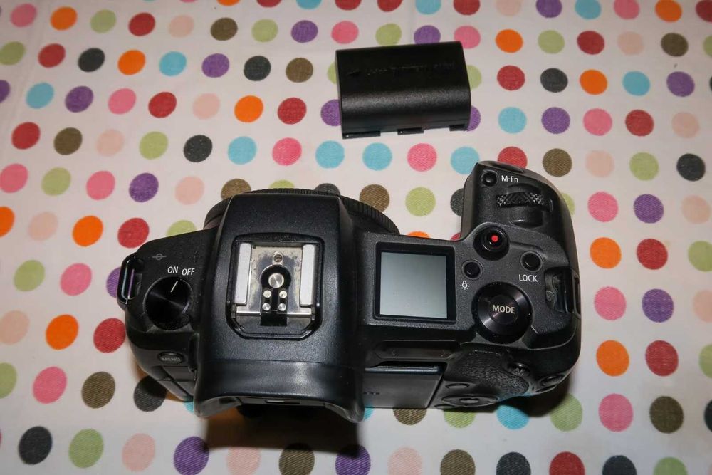 Canon EOS R  Full Frame  30.3 MP 4K