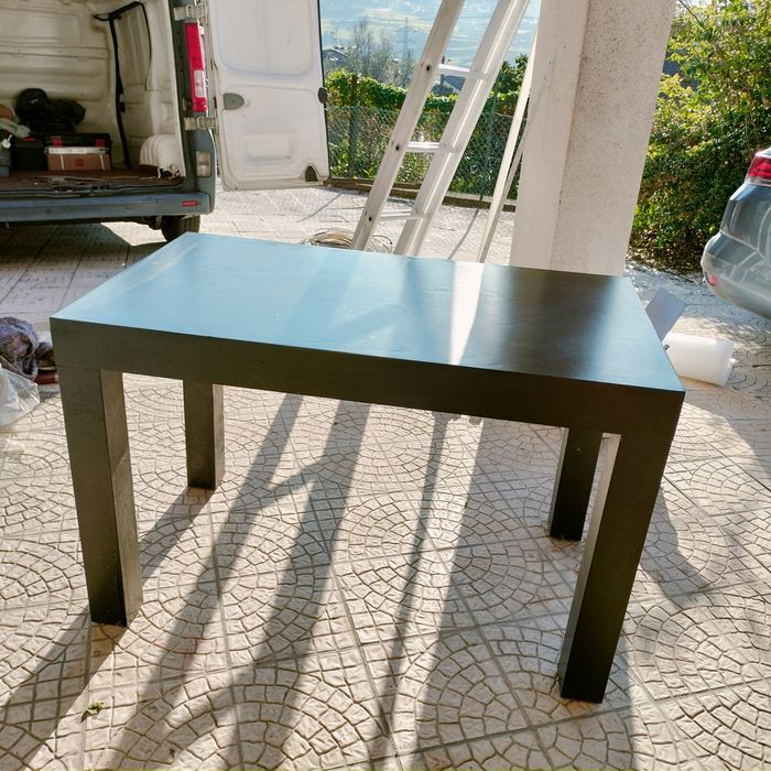 Mesa madeira de cor preta