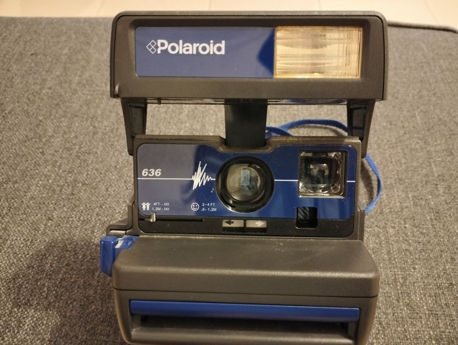Máquina Polaroid 636