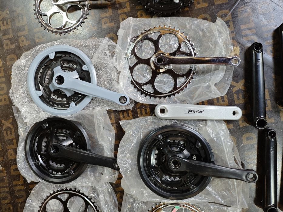 Шатун на велосипед нові не комплект