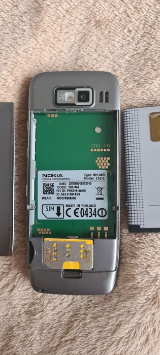 Telefon NOKIA RM-411 Xpress Musik i Nokia E-52