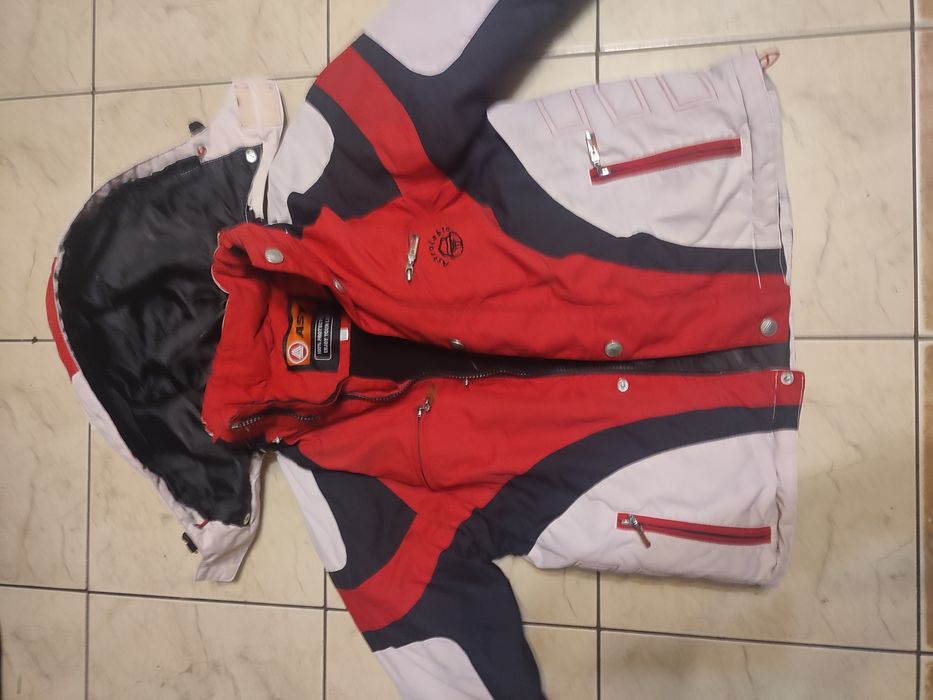 Bardzo porządna i ciepła kurtka dziecieca