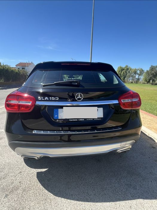Mercedes-Benz GLA 180 DCT — photo 3