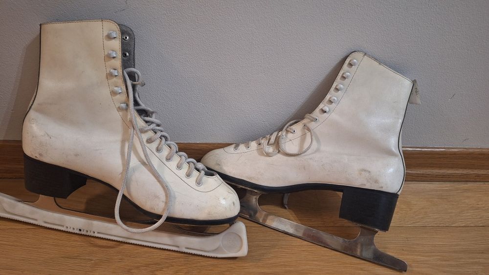 Łyżwy figurowe białe