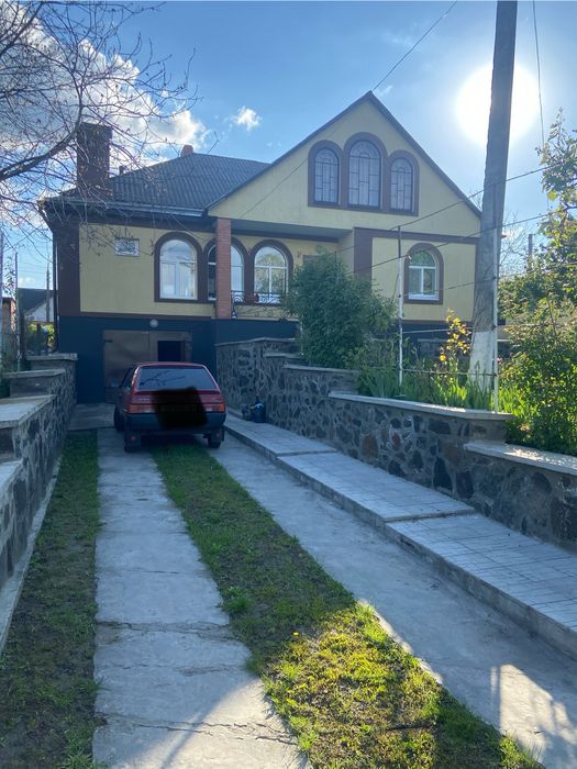 Продам будинок + комерція біля водойми, 5 кімнат, гараж на 2а/м