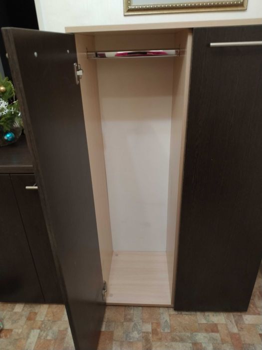 Шафи для офісу, квартири