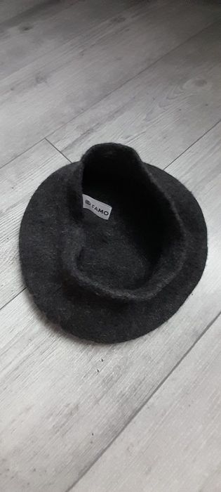 Берет жіночій FAMO