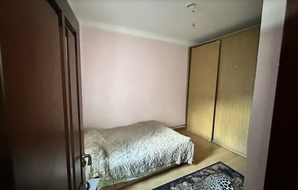 Продаж 3к квартири 72 кв. м на вул. Академіка Студинського