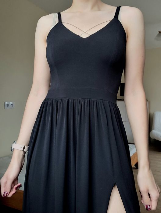 Czarna sukienka maxi tenezito