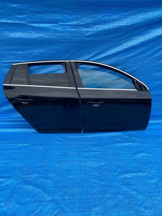 DRZWI PRAWE PRAWY PRZÓD PRZEDNIE VOLVO V60 2011-2018 CZARNE  452-26