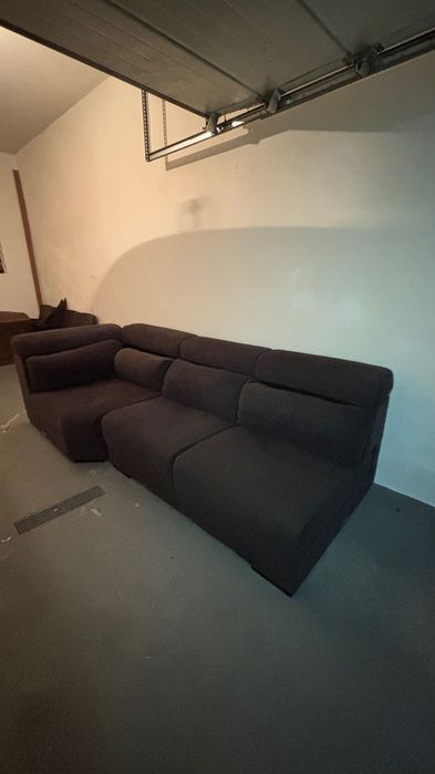 Sofa Cinza Escuro Gato Preto