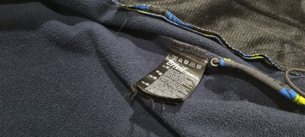 Bluza ocieplana wiatrołap r.134/140 stan idealny