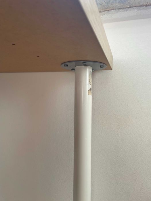 Secretária LAGKAPTEN / ALEX
Ikea com gaveteiro