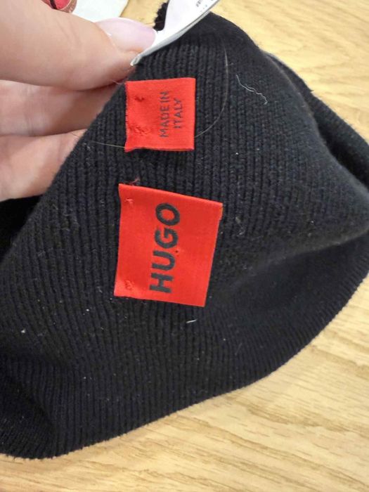 Czapka damska marki Hugo