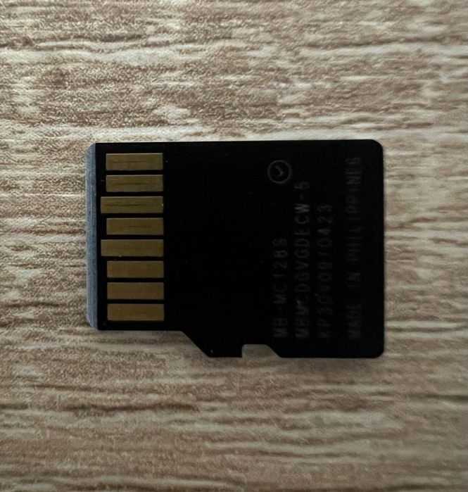 Карта пам'яті micro SD Samsung Evo Plus 128 Гб
• Оригинальн