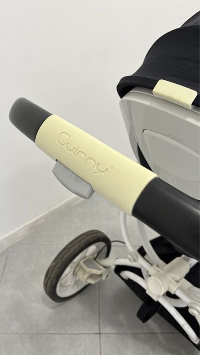 Універсальна коляска Quinny Moodd біла