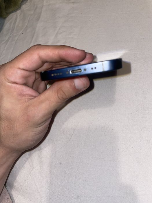 Iphone 12 mini.