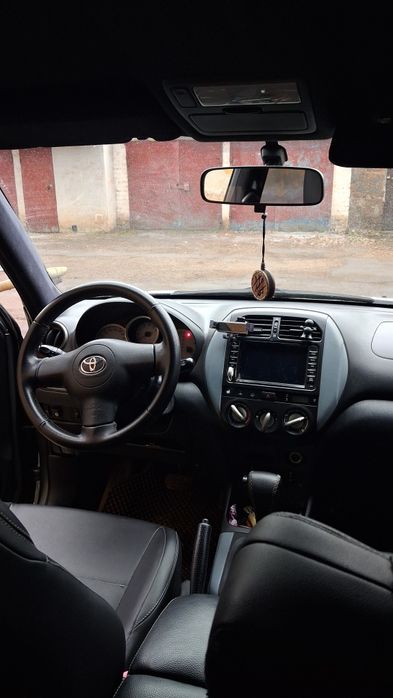 Toyota rav4 2004 2.0