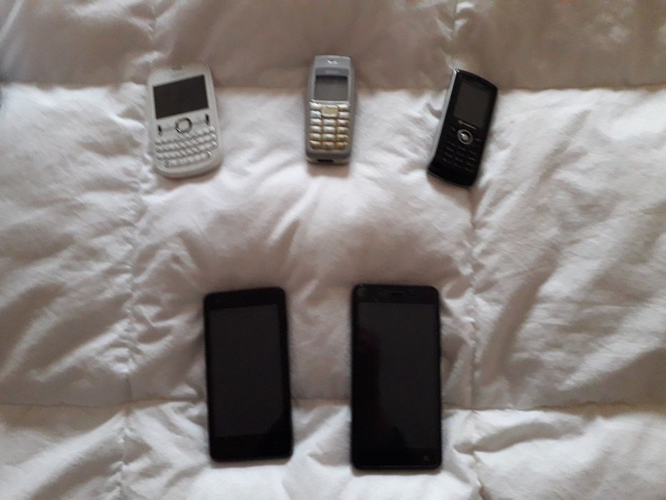 Telemóveis avariados antigos várias marcas