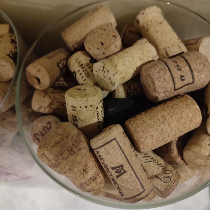 Пробка от вина , шампанского
